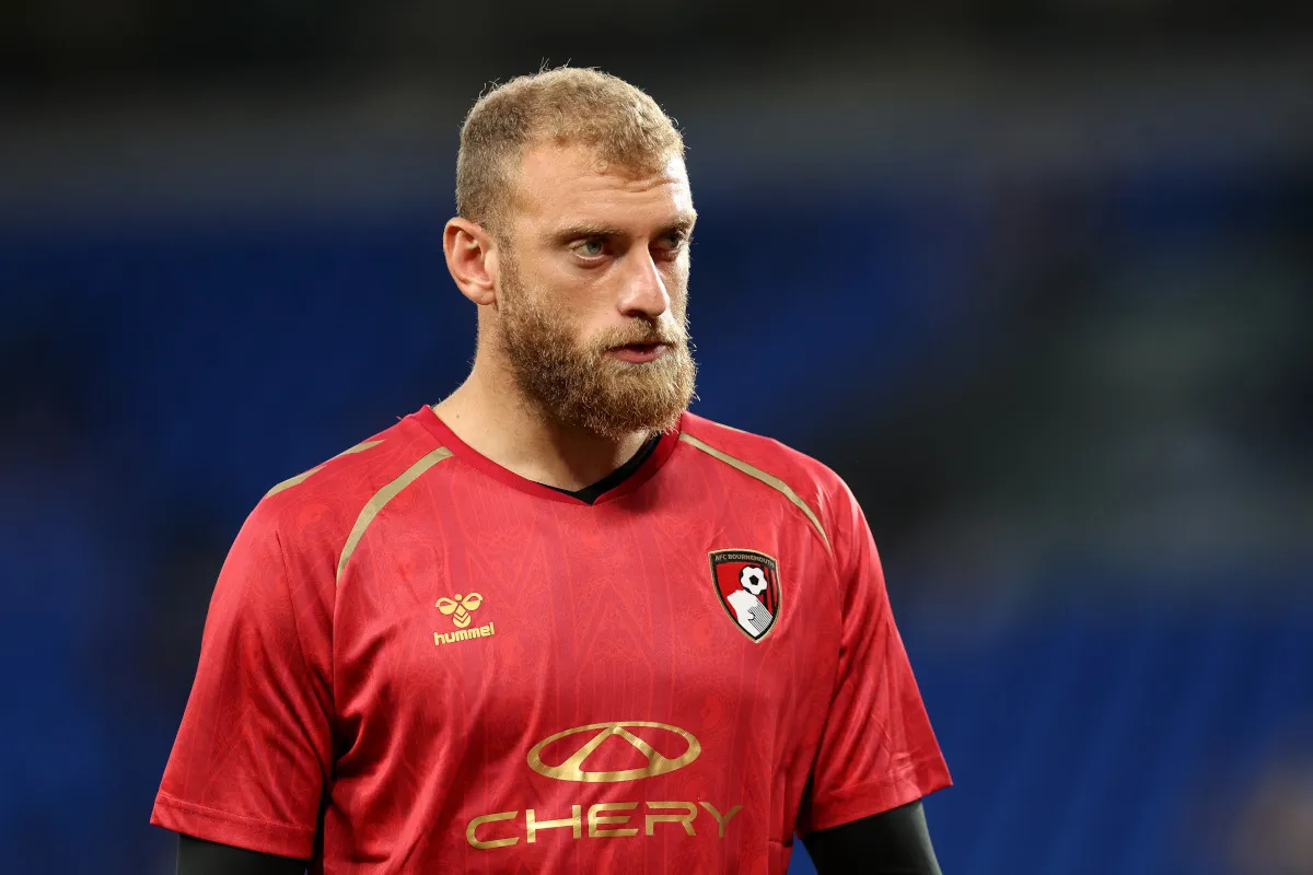 Di Gregorio: Filosofi Bournemouth Tetap Solid Hadapi Tantangan Milan - sumber: (footballitalia)