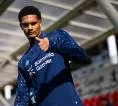 Jarell Quansah Abaikan Rumor Kepindahan ke Arsenal dan Chelsea