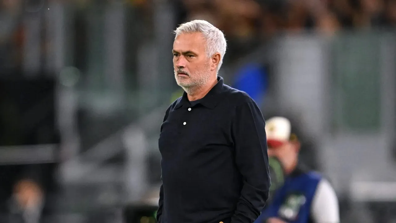 Jose Mourinho Pertimbangkan Ubah Strategi Hadapi El Clasico