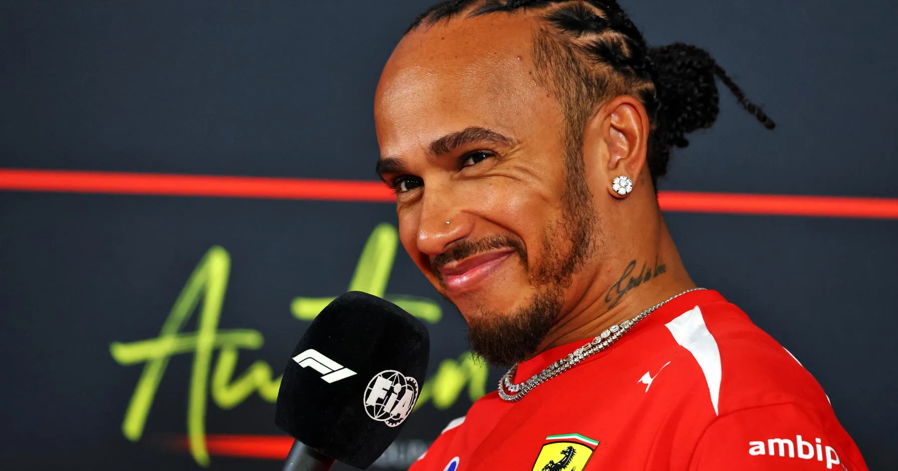 Lewis Hamilton Akan Tetap Balap F1 Hingga Afrika Kembali - sumber: (racingnews365)