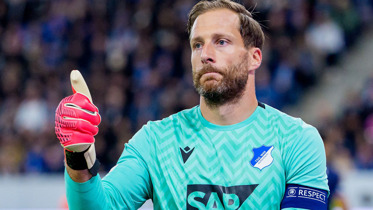 Oliver Baumann Puji Pertahanan Hoffenheim Usai Bungkam Lyon 3-0