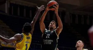 Real Madrid Atasi Perlawanan Maccabi Tel Aviv