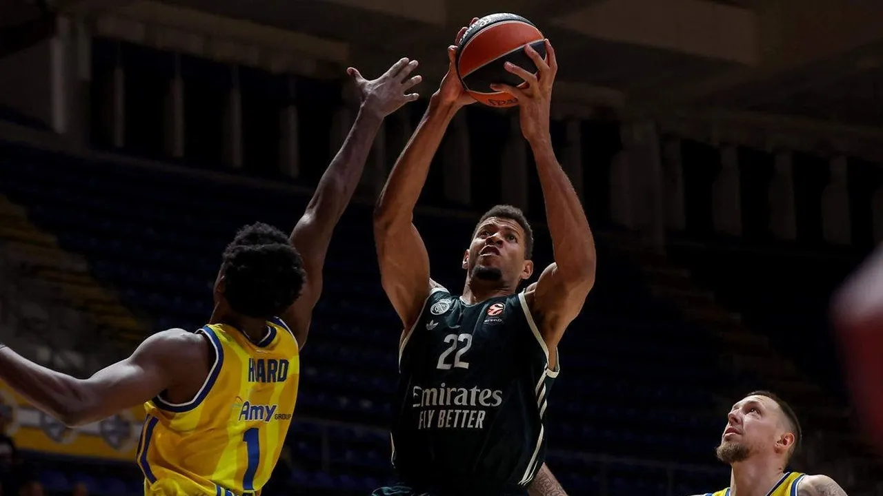 Real Madrid Atasi Perlawanan Maccabi Tel Aviv