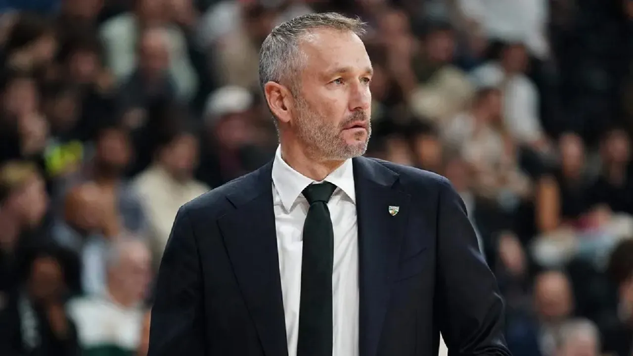Tomas Masiulis desak anak asuhnya tampil lebih baik lawan Asvel.
