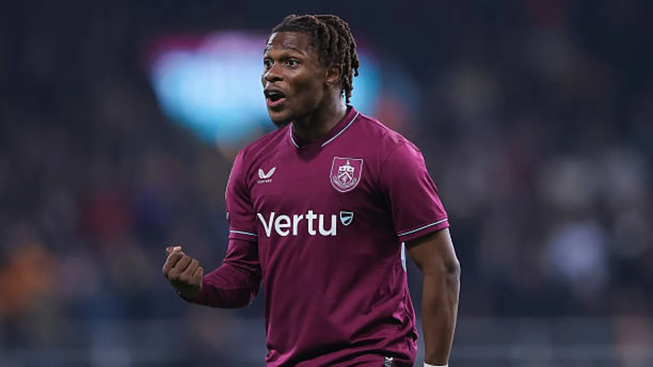 Valencia Bidik Kepulangan Largie Ramazani dari Leeds United