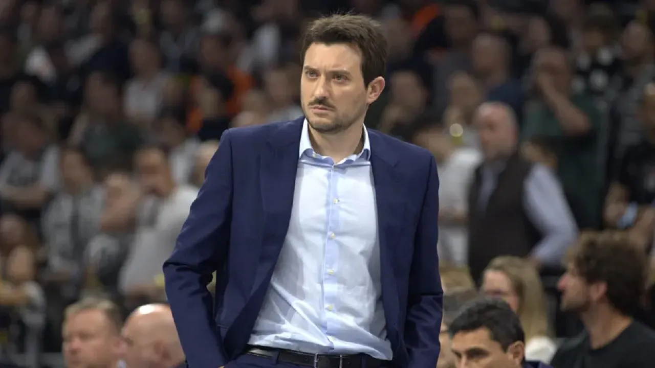 Xavi Albert tidak mau timnya meremehkan kekuatan Paris Basketball.