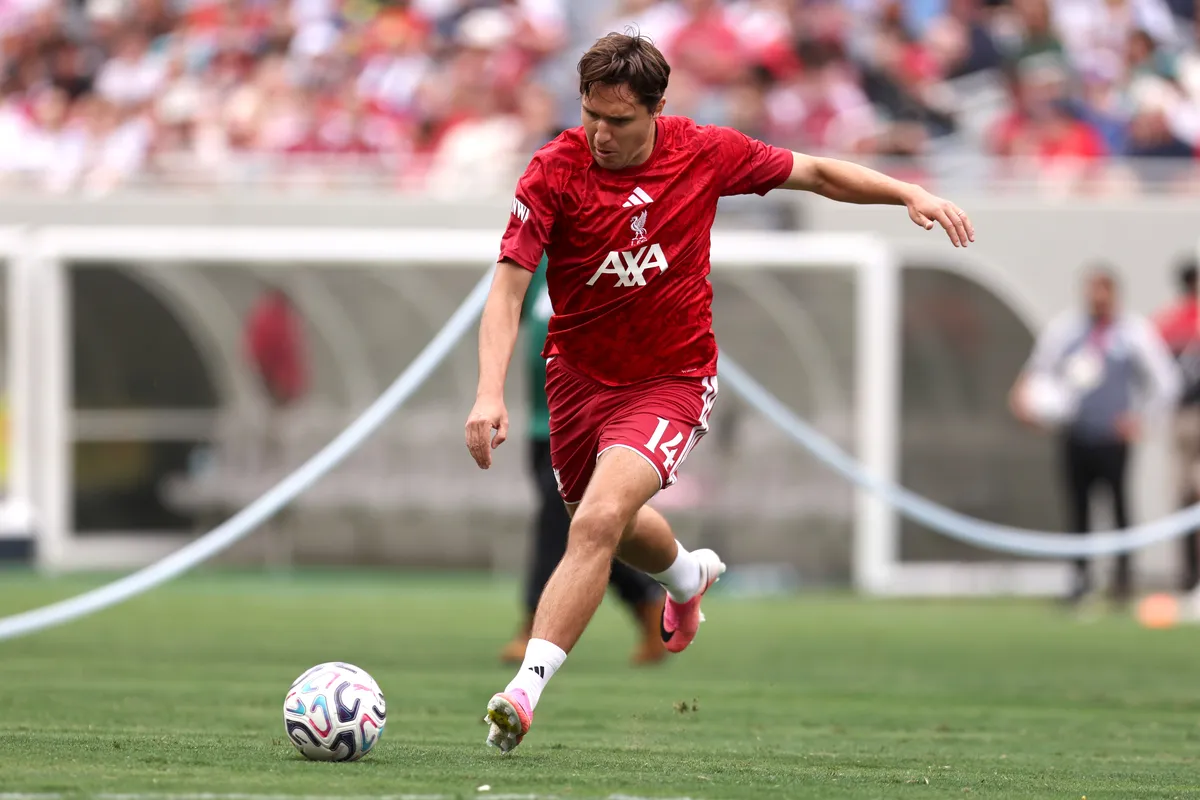 AC Milan Siap Saingi Liverpool dalam Perburuan Federico Chiesa Januari Mendatang - sumber: (footballitalia)
