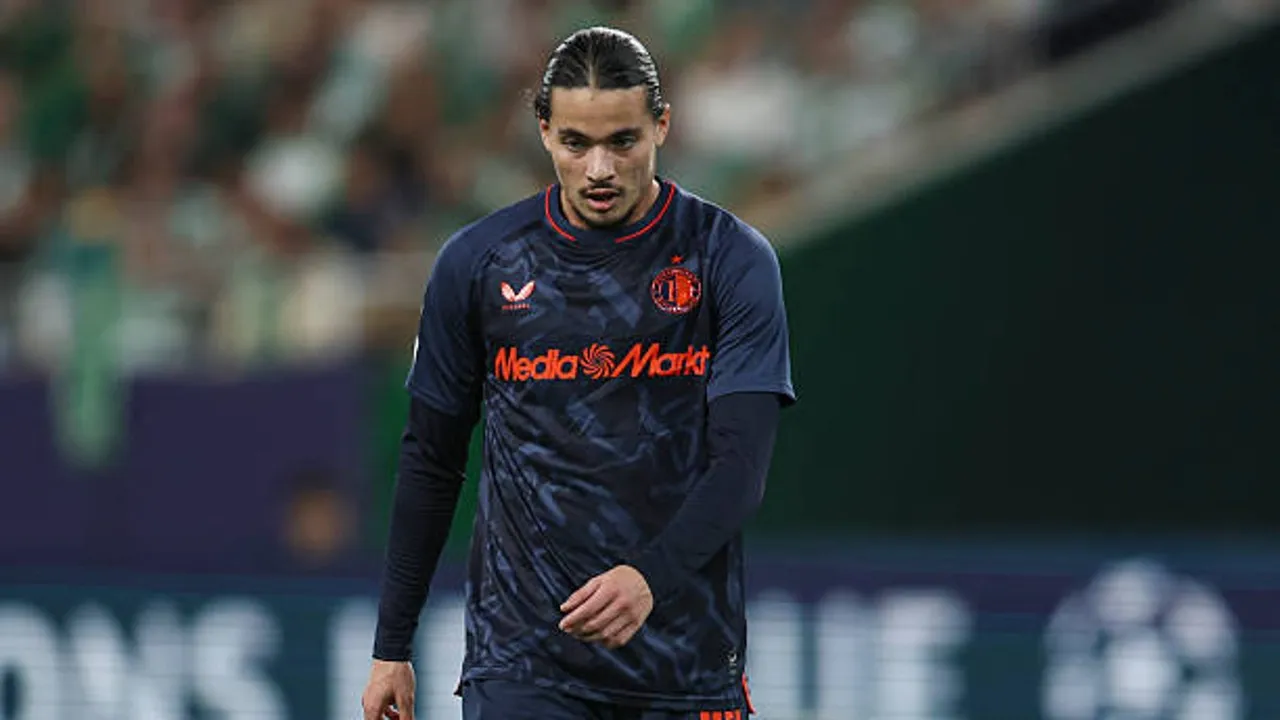Direktur Feyenoord sebut tawaran Al Ittihad untuk Anis Hadj Moussa picu kecurigaan hingga transfer resmi dibatalkan