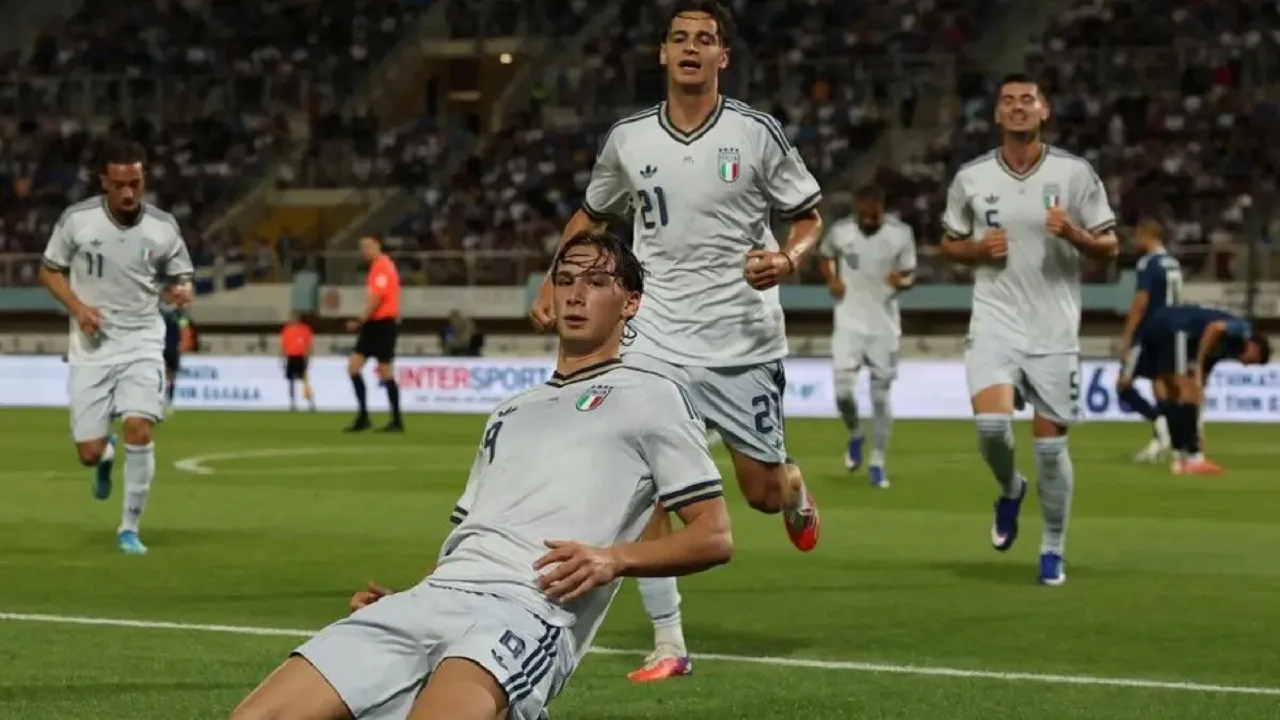 Biolchi Sebut Francesco Pio Esposito Calon Bintang Timnas Italia