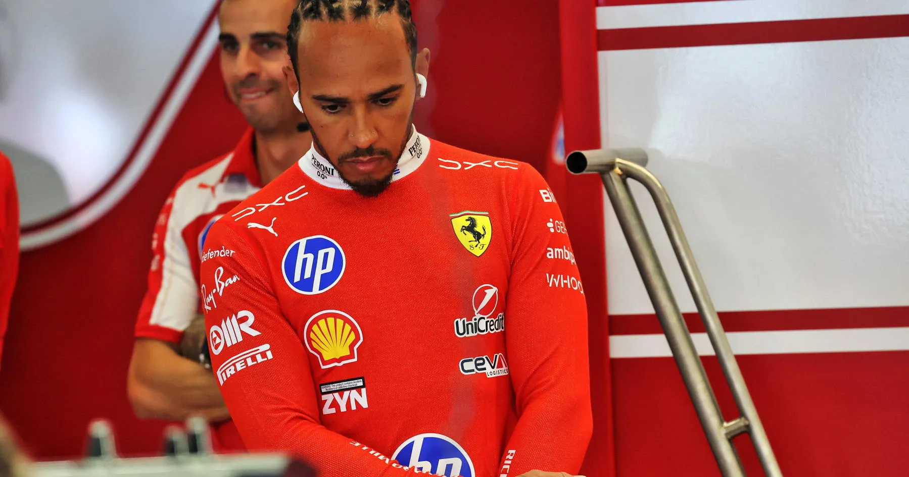 Hamilton Siap Perbaiki Ferrari Usai Kesalahan di F1 - sumber: (racingnews365)