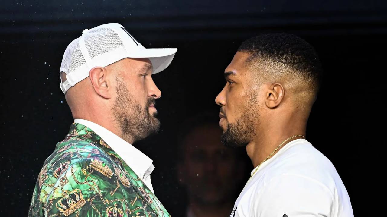 Juara WBC Agit Kabayel Prediksi Tyson Fury Kalahkan Anthony Joshua