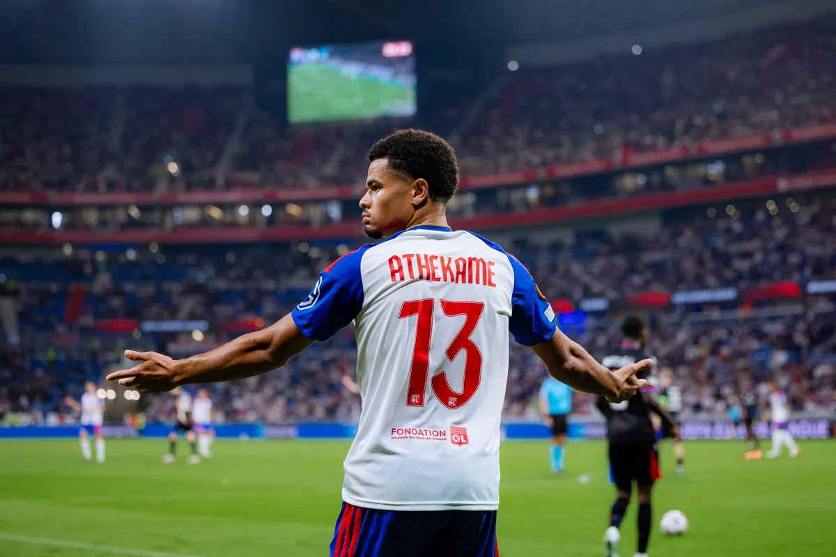 Milan Berupaya Pulangkan Athekame dari Lyon Meski Hadapi Kendala - sumber: (footballitalia)