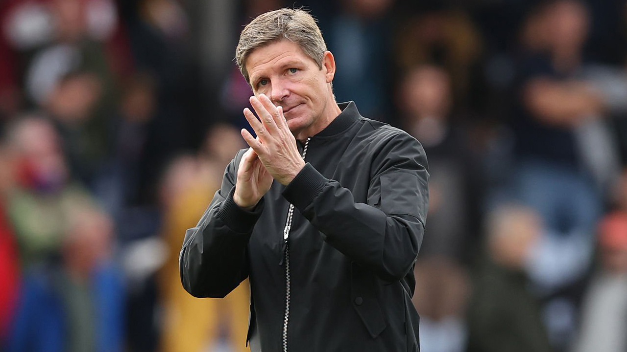 Oliver Glasner Anggap Tekel Issa Diop Layak Berujung Kartu Merah