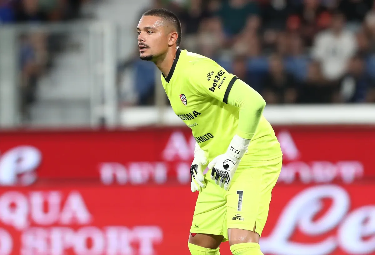 Penjaga Gawang Cagliari, Caprile, Siap Bela Albania Usai Dapat Kewarganegaraan - sumber: (footballitalia)