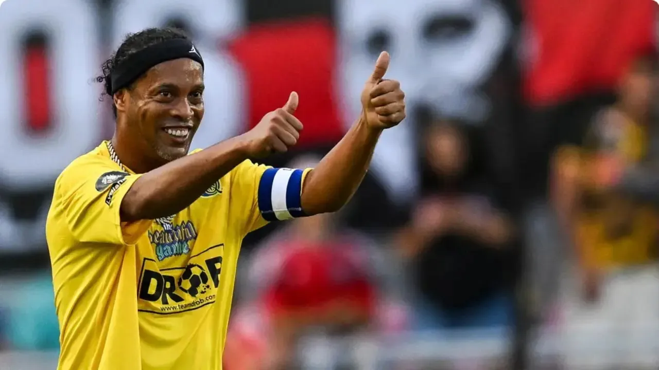 Ronaldinho Gaucho Tampil di Derby Ravenna Lawan Forlì di Usia 46 Tahun