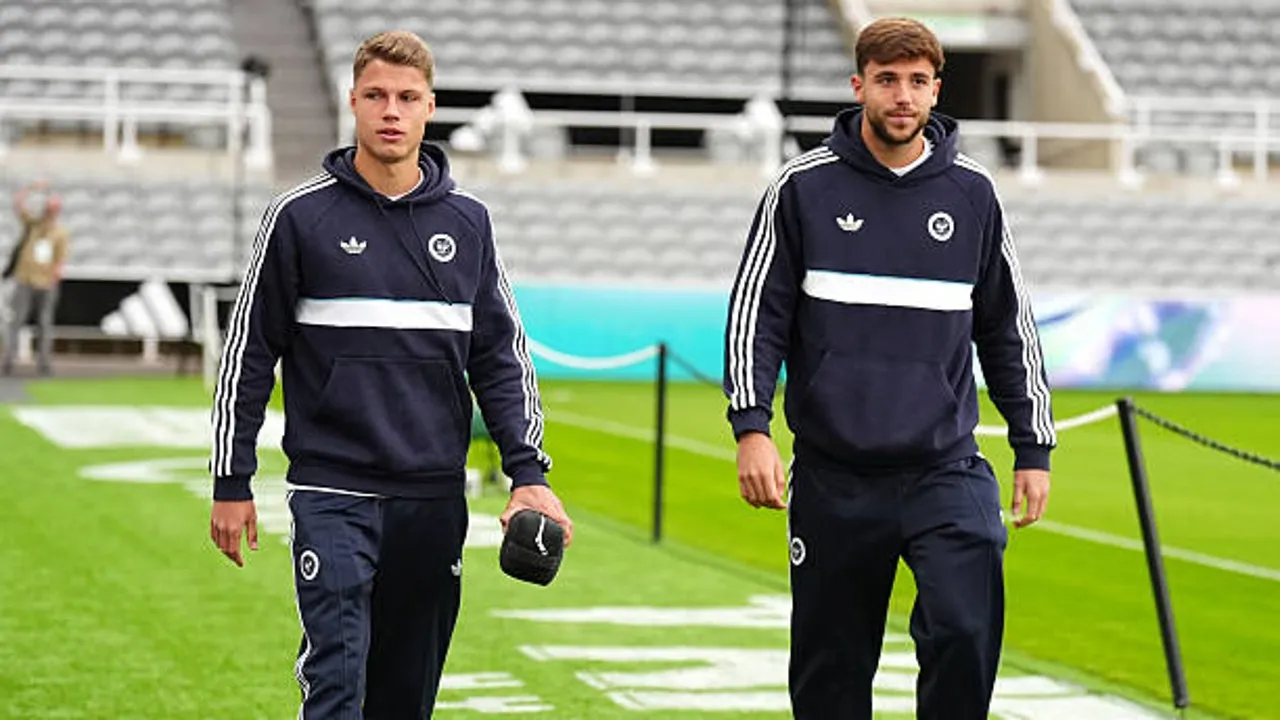 Matthias Jaissle sebut Sean Steur dan Nico Gonzalez saling bersaing memperebutkan satu posisi utama di lini tengah Newcastle United