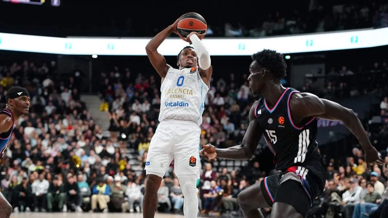 TJ Shorts Antarkan Valencia Tumbangkan Paris Basketball