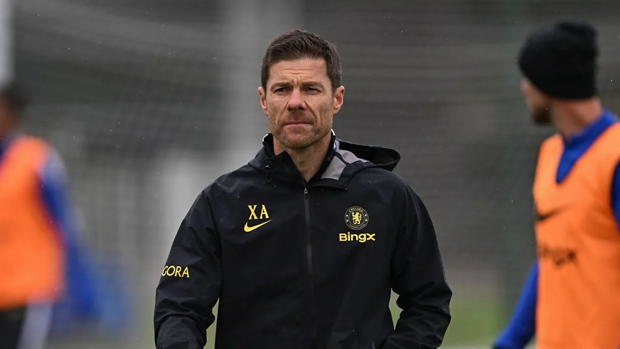 Xabi Alonso puji perkembangan mentalitas dan kontrol permainan Chelsea jelang laga derbi panas melawan Tottenham Hotspur