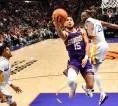 Booker dan Suns Taklukkan Warriors di Kandang, Skor 131-122