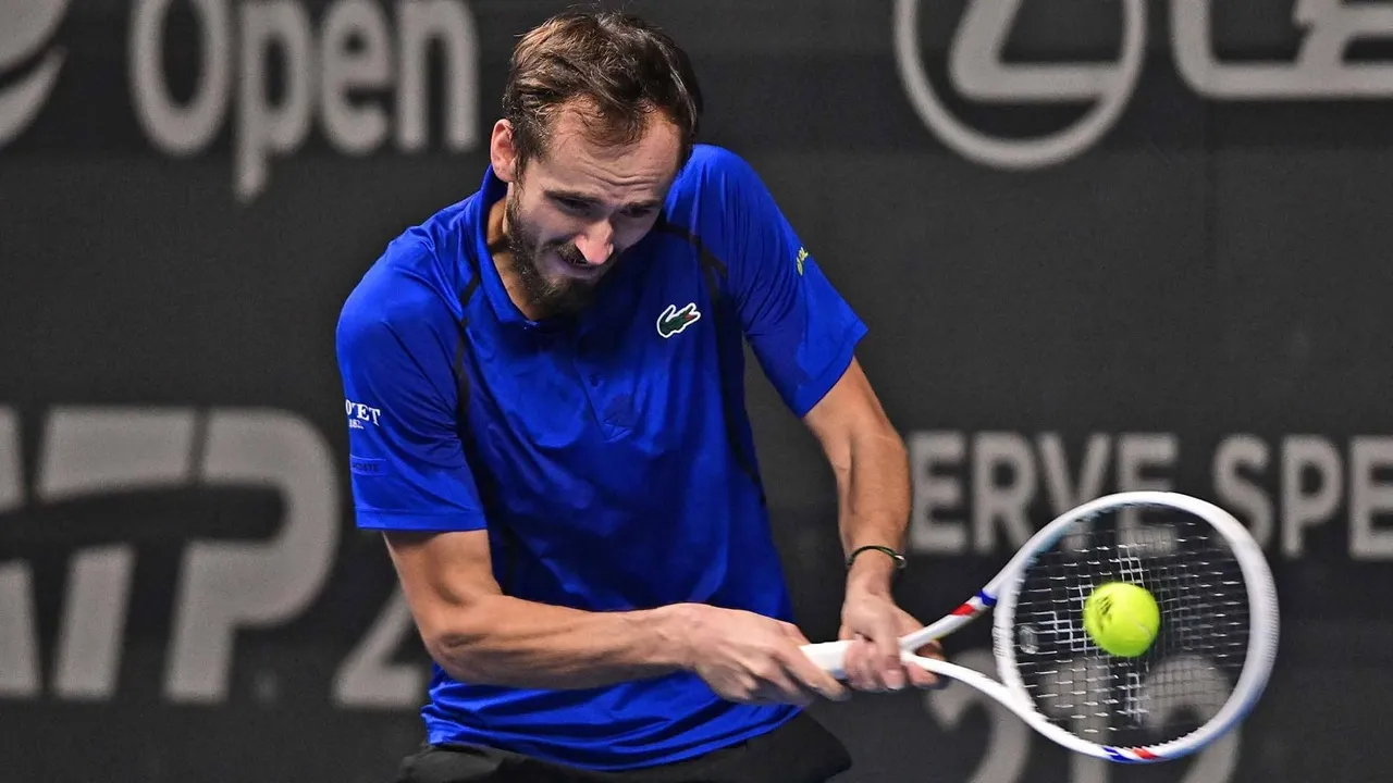Daniil Medvedev Terpaut Satu Kemenangan Untuk Pertahankan Gelar Di Almaty