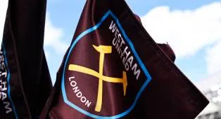 Eks Pemain West Ham dan Nottingham Forest Kini Beralih Jadi Sopir Uber