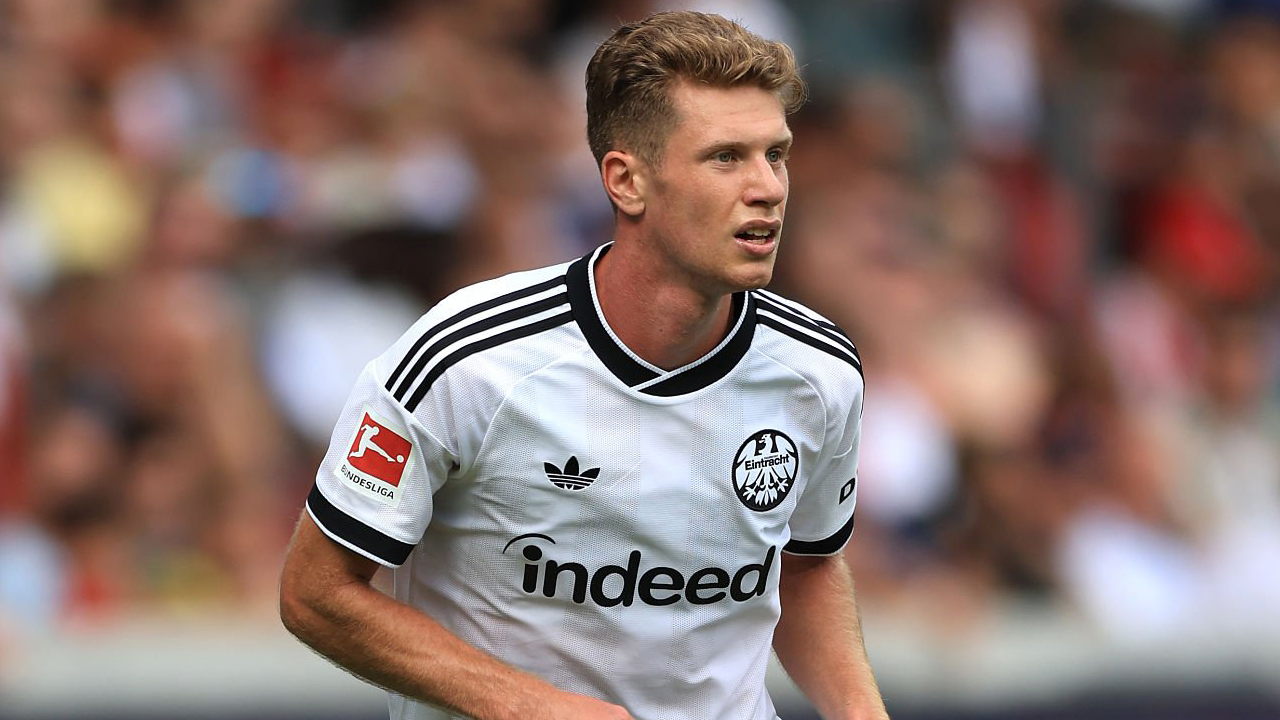 Elias Baum Ungkap Penyebab Kekalahan Frankfurt dari Dortmund