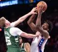 Embiid Bawa 76ers Menang, LeBron Absen Lawan Bucks
