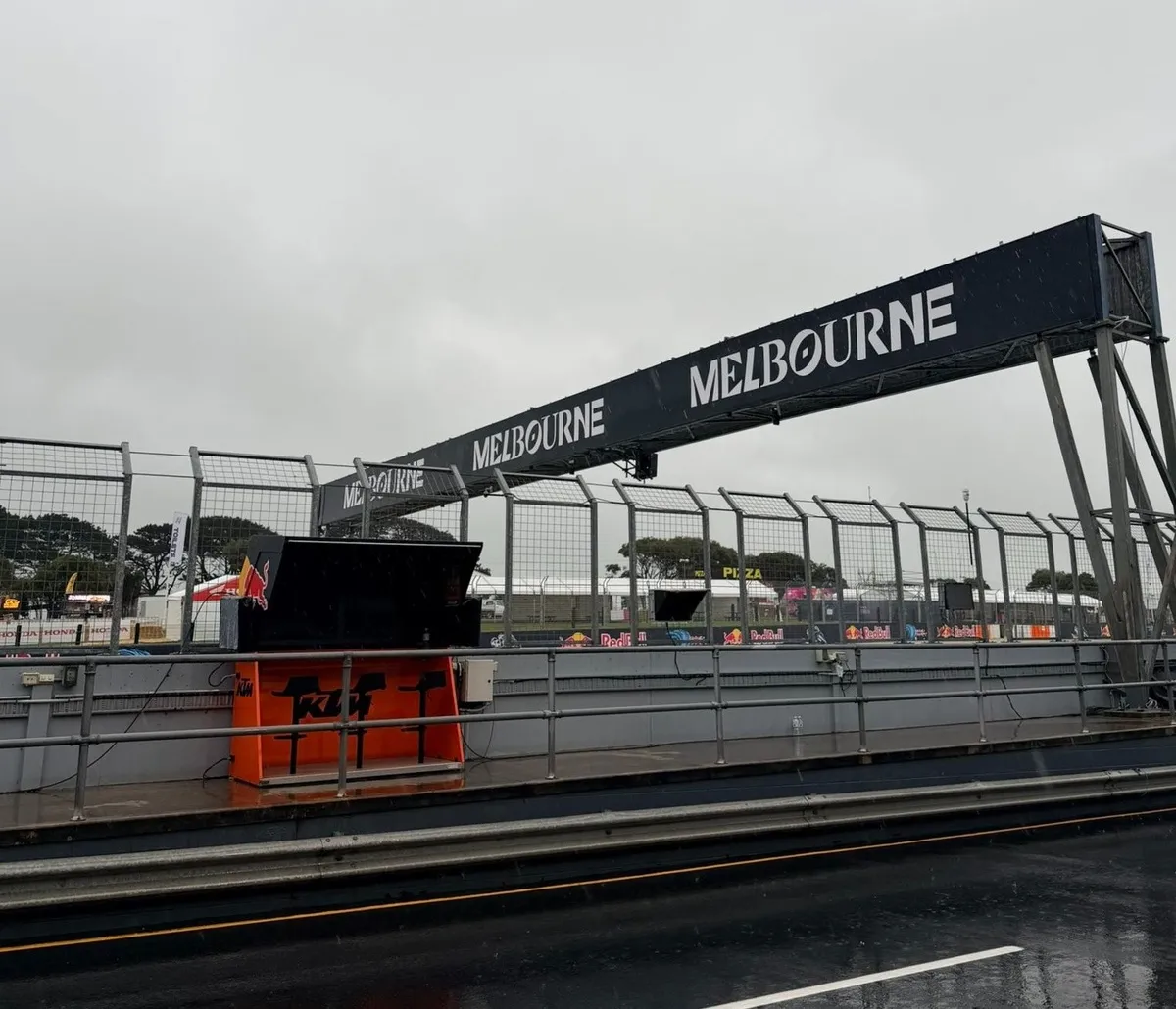 Grand Prix Australia Ditunda Karena Cuaca Buruk - sumber: (motorsport)