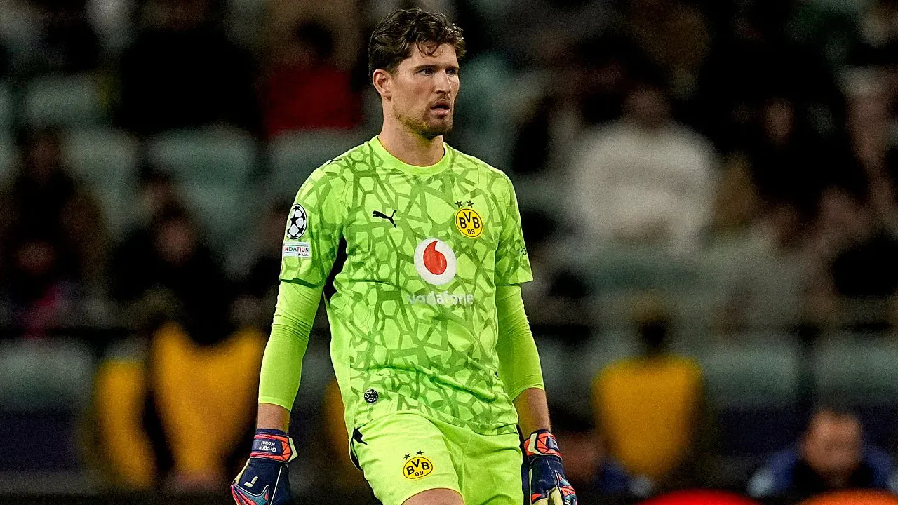 Gregor Kobel Puji Dominasi Dortmund saat Taklukkan Frankfurt