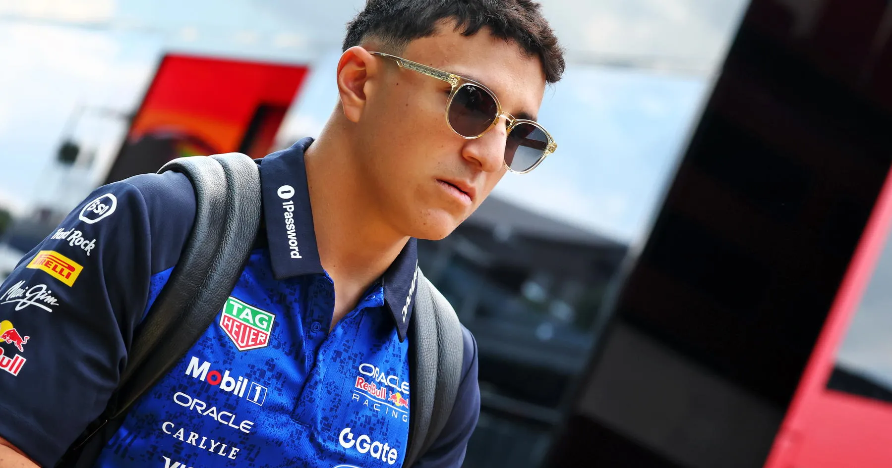 Hadjar Dapat Peringatan Usai Aksi Balasan ke Albon - sumber: (racingnews365)