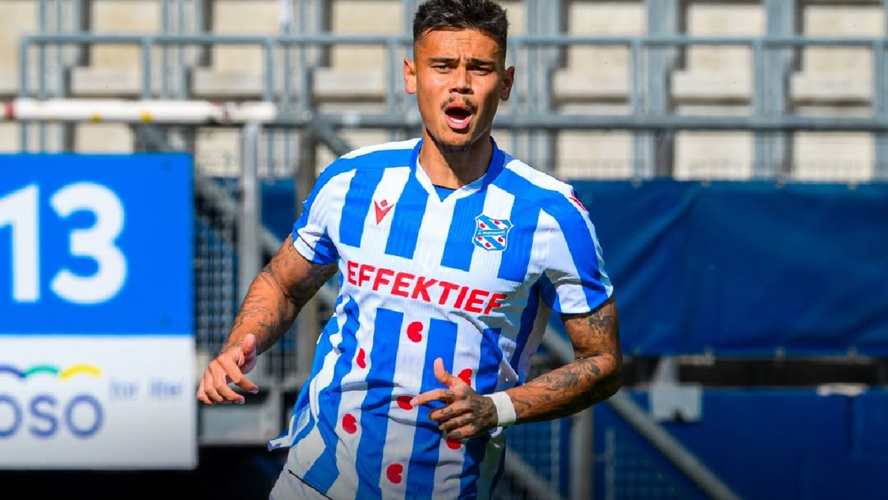 Mees Hilgers Belum Pernah Dimainkan, Pelatih SC Heerenveen Ungkap Alasannya