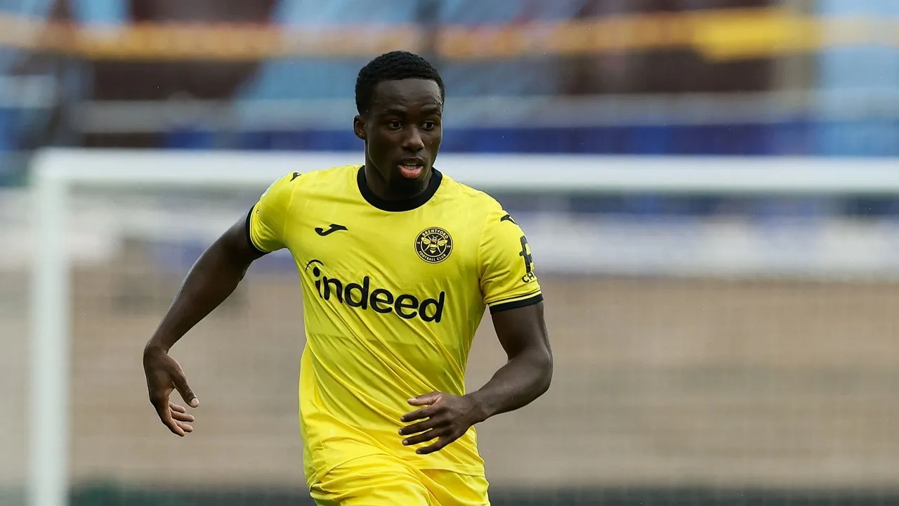 Michael Kayode Tepis Spekulasi Transfer dan Tegaskan Setia di Brentford