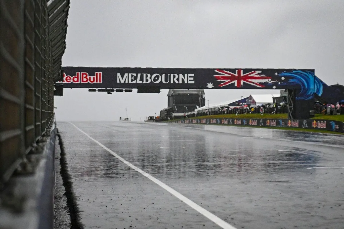 MotoGP Batalkan GP Australia Karena Cuaca Buruk - sumber: (motorsport)