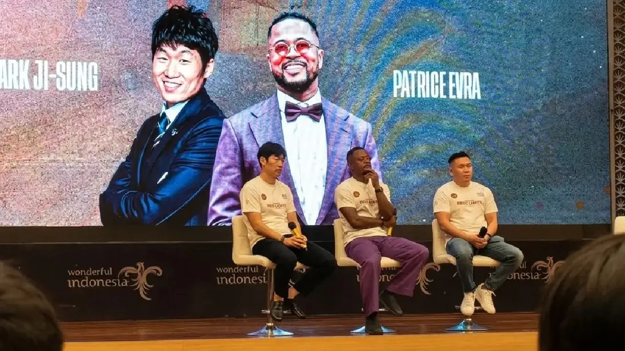 Park Ji-Sung dan Patrice Evra