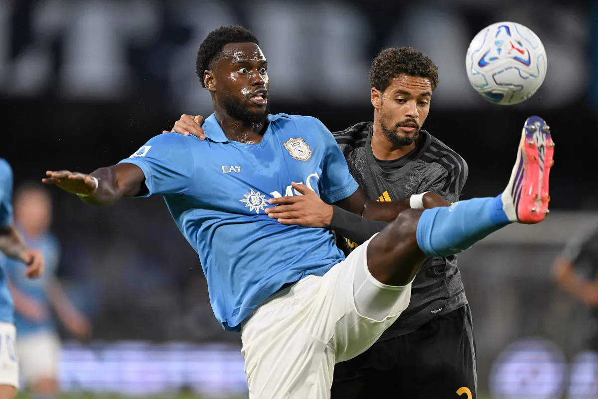 Badai Cedera Napoli: Kehilangan Badiashile dan Spinazzola, Satu Bek Pulih - sumber: (footballitalia)