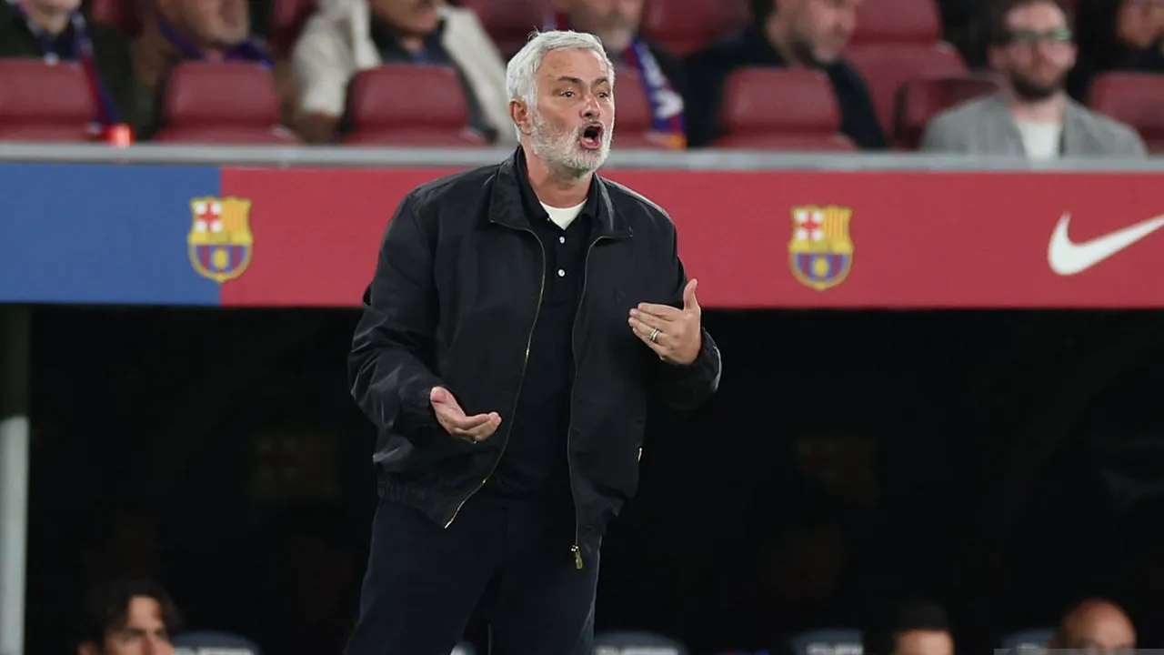 Jose Mourinho Puas Real Madrid Pangkas Jarak dengan Barcelona