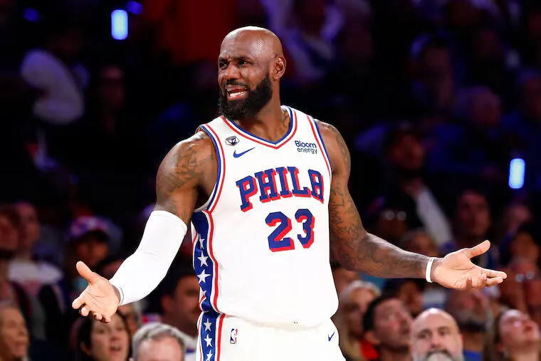 LeBron James Tolak Main Center Lagi Usai Kalah dari Pistons - sumber: (mainbasket)