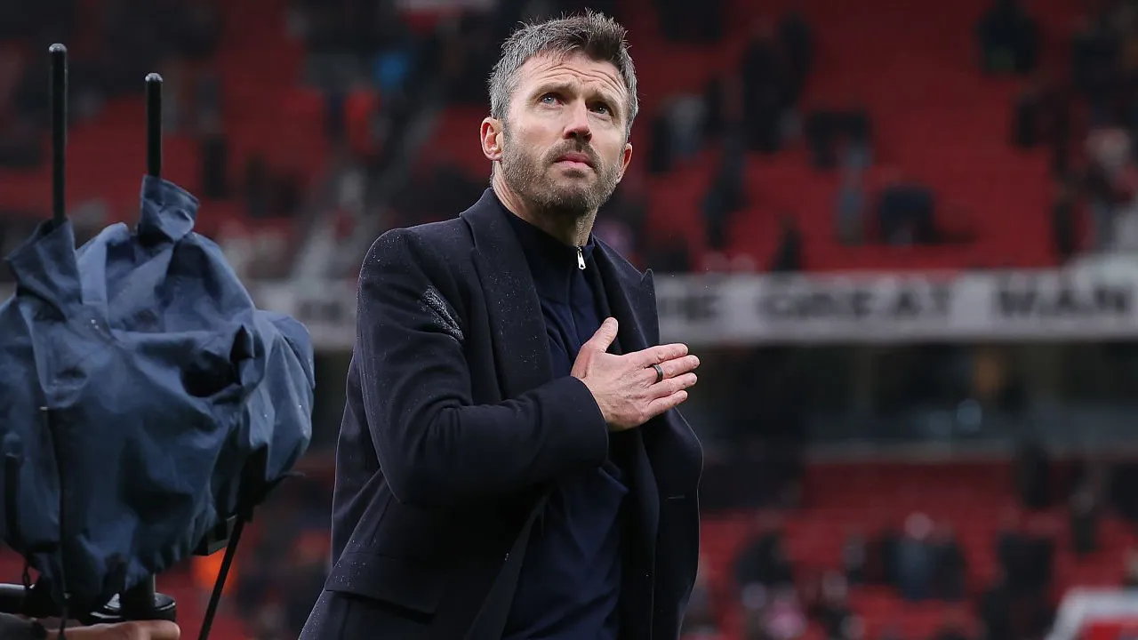 Michael Carrick Apresiasi Dukungan Suporter MU di Tengah Periode Sulit