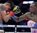 Rebut 3 Gelar Juara, O’Shaquie Foster Tunda Duel vs Shakur Stevenson