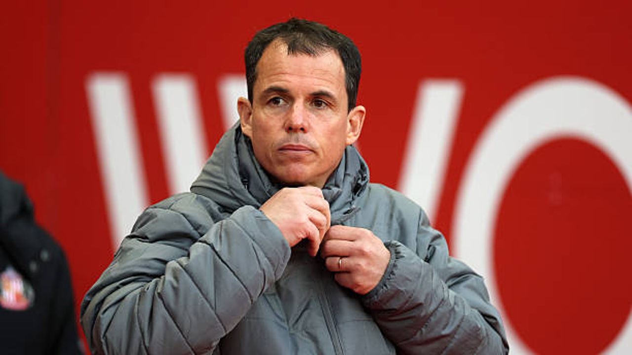 Regis Le Bris Apresiasi Pertahanan Sunderland Usai Imbang Lawan Leeds