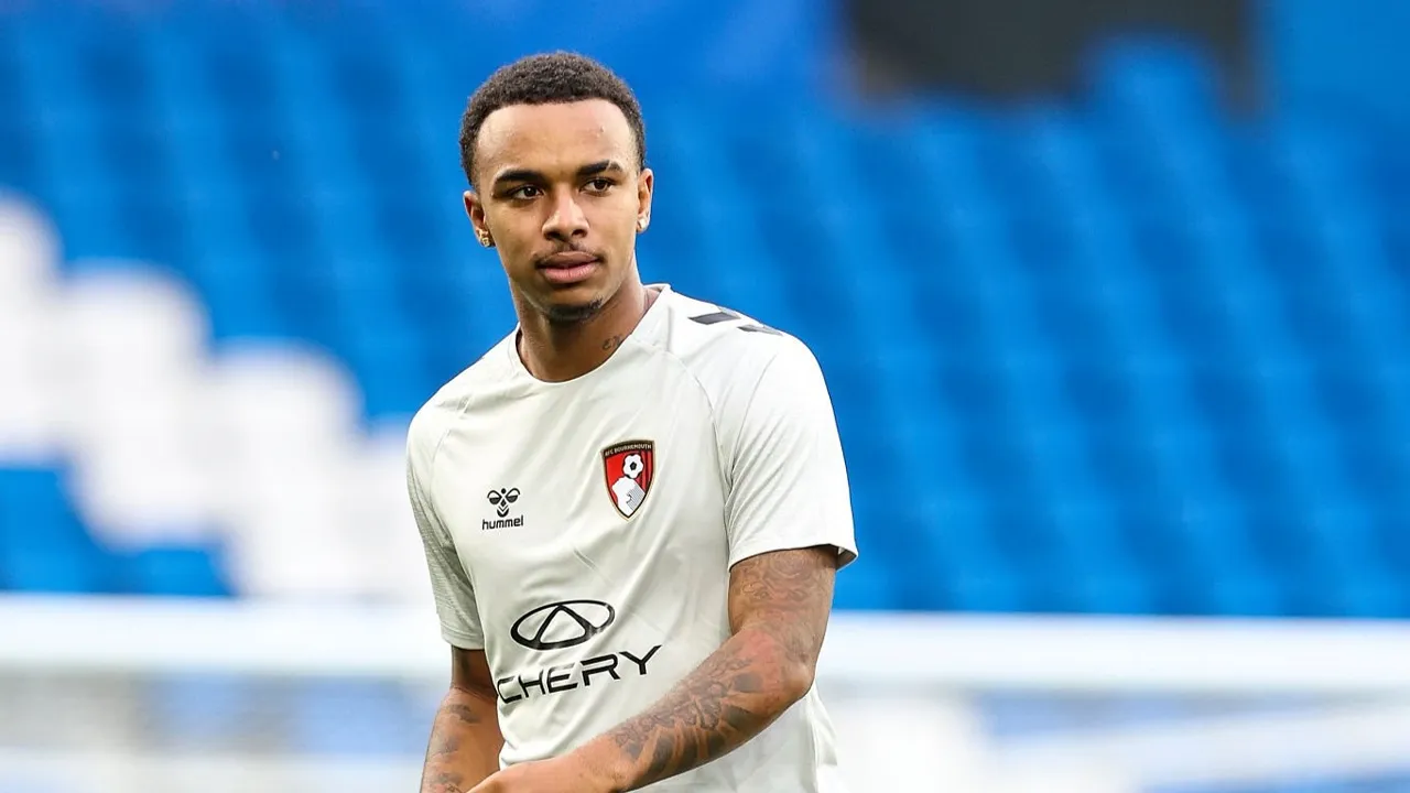 Striker muda Bournemouth, Eli Junior Kroupi, abaikan opsi membela Pantai Gading demi mengejar impian masuk Timnas Prancis