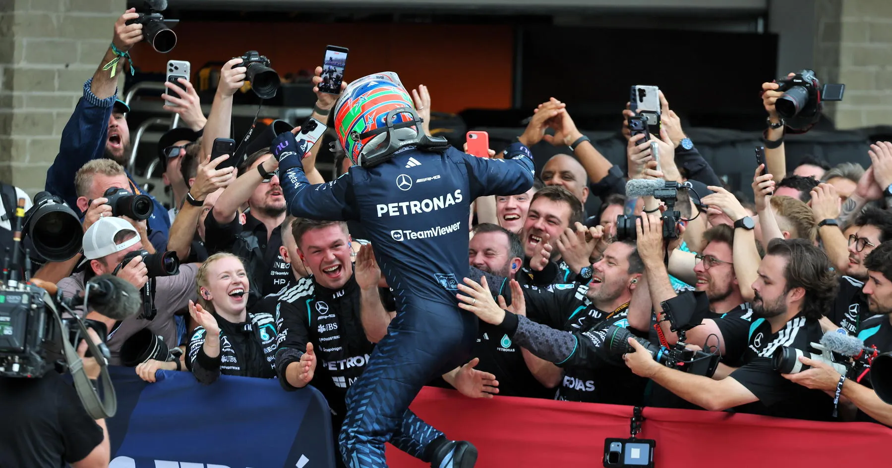 Toto Wolff Ungkap Obrolan Rahasia dengan Kimi Antonelli Sebelum Kemenangan di USGP - sumber: (racingnews365)