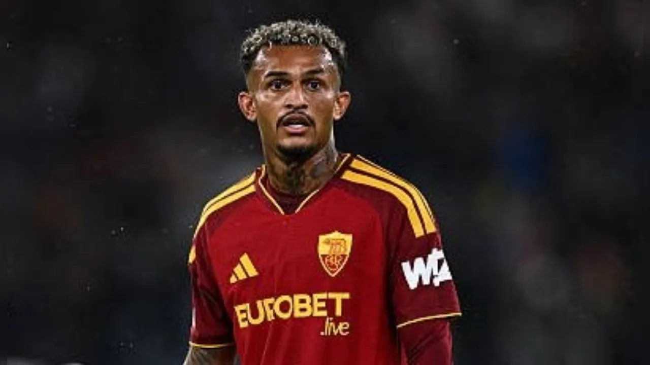 Tottenham Ramaikan Perburuan Full Bek AS Roma Jelang Januari