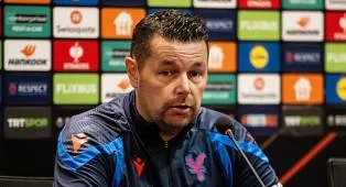 Crystal Palace Pertimbangkan Pelatih Free Agent untuk Gantikan Pierre Sage