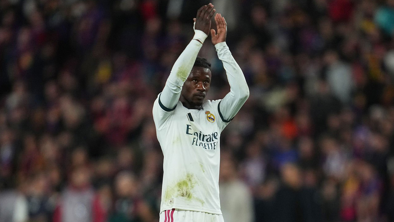 Eduardo Camavinga Diduga Dipukul Tiang Bendera, La Liga Turun Tangan