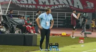 Igor Tidak Bedakan Pendekatan Taktik Persib di Setiap Ajang