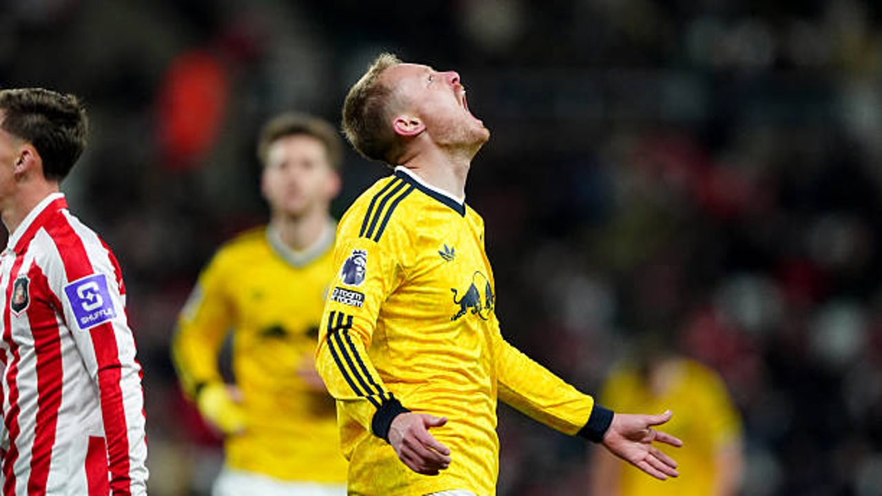 James Trafford Puji Dampak Longstaff Usai Leeds Imbang Lawan Sunderland