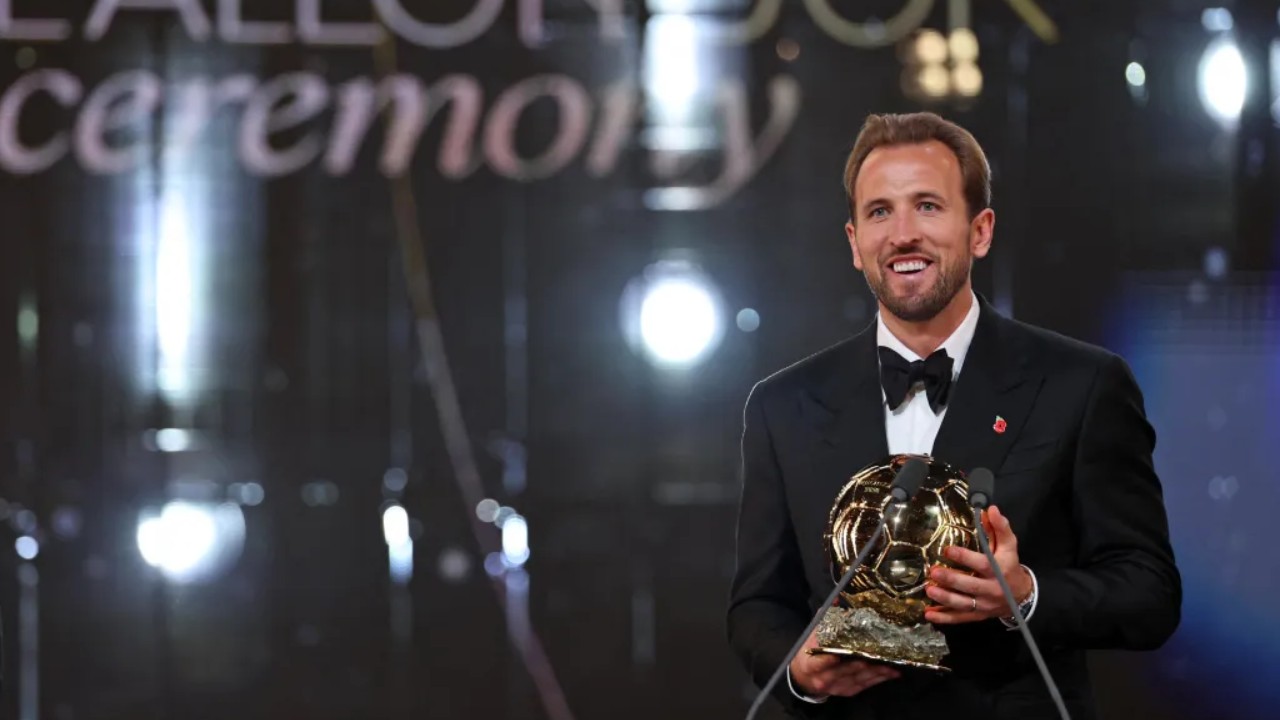 Kalahkan Mbappe & Yamal, Harry Kane Resmi Jadi Pemenang Ballon d’Or 2026