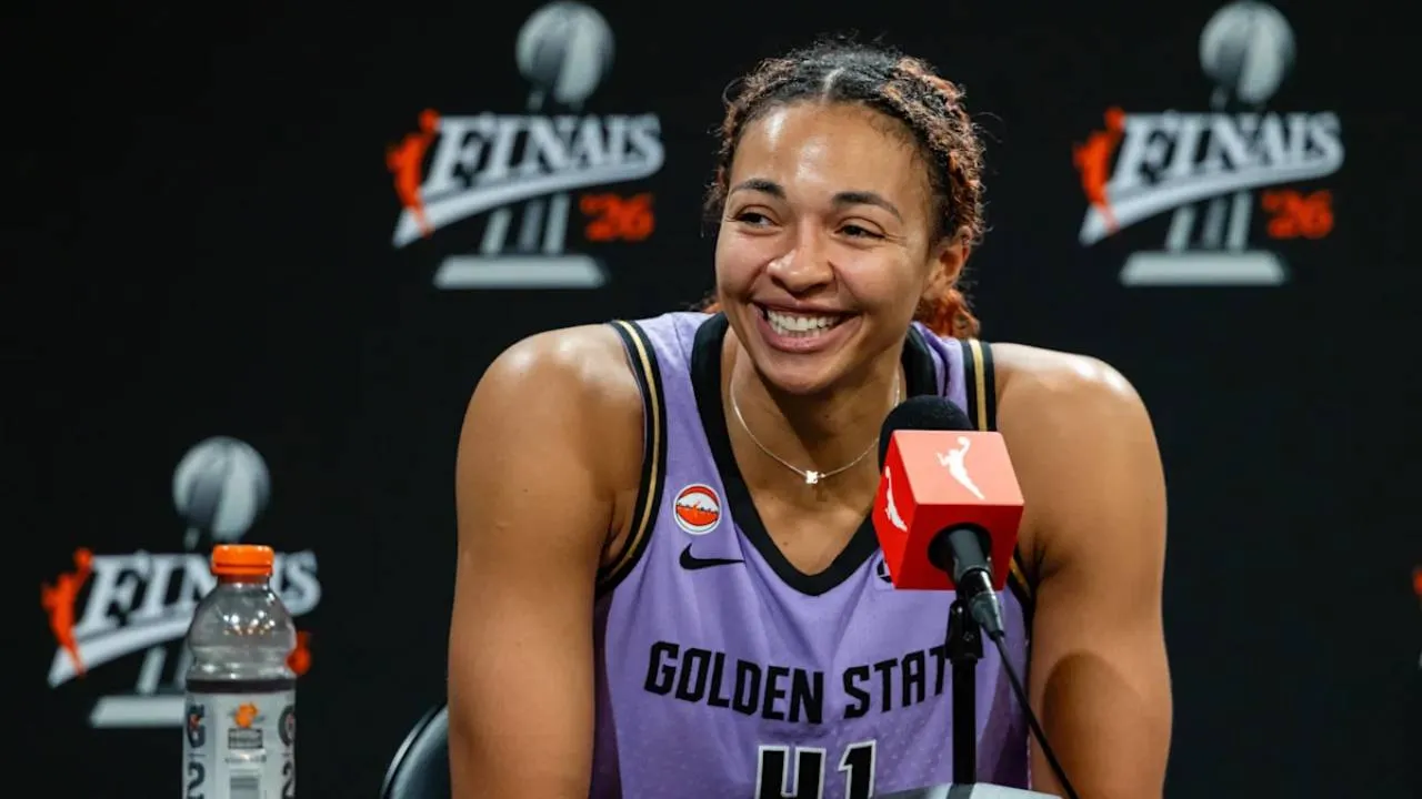Kiah Stokes disebut layak menjadi pemain terbaik atau MVP jika Golden State Valkyries berhasil merebut gelar juara. (Foto: AP)