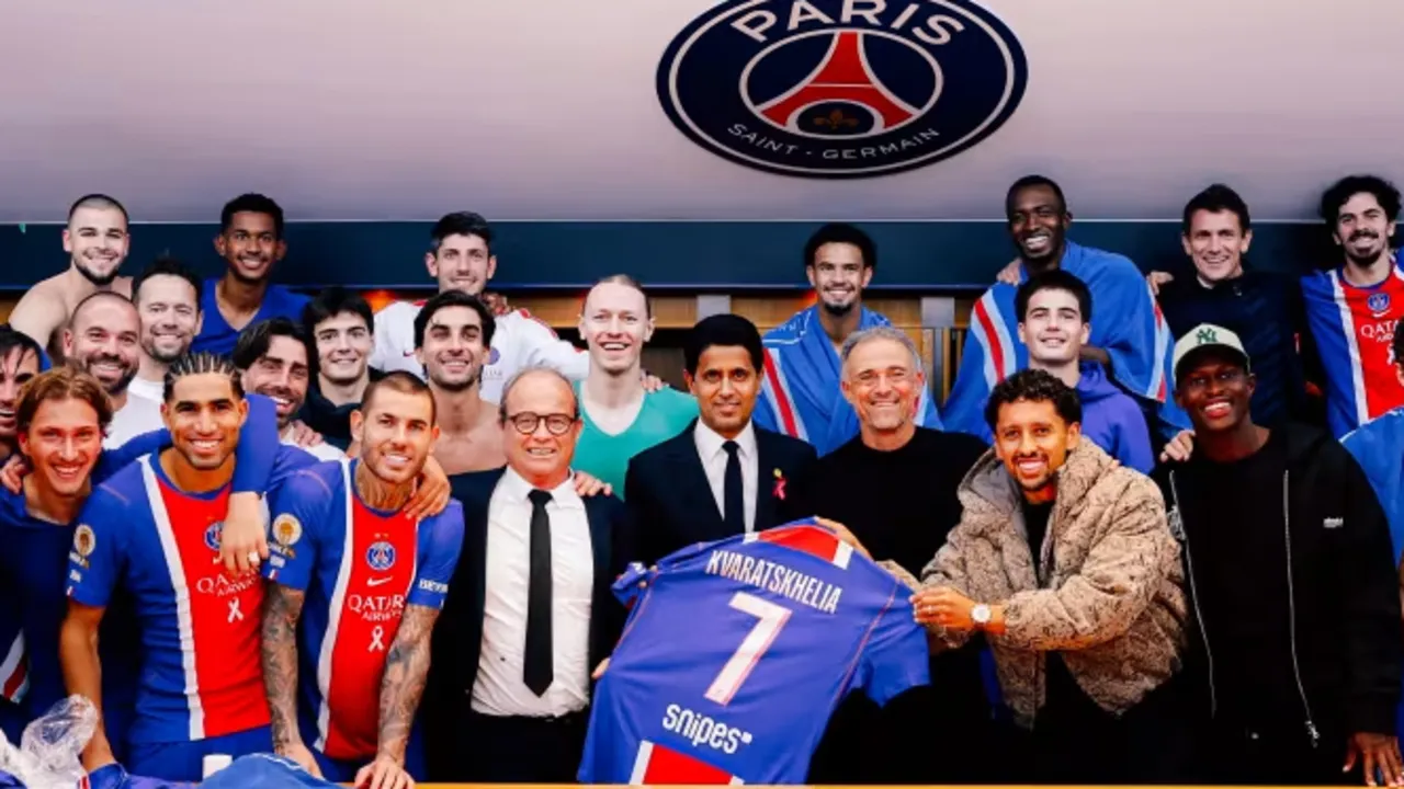 Luis Enrique dan PSG dedikasikan kemenangan atas Lyon untuk Khvicha Kvaratskhelia